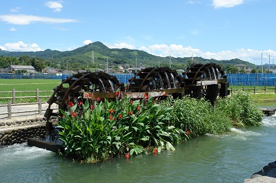 朝倉の三連水車