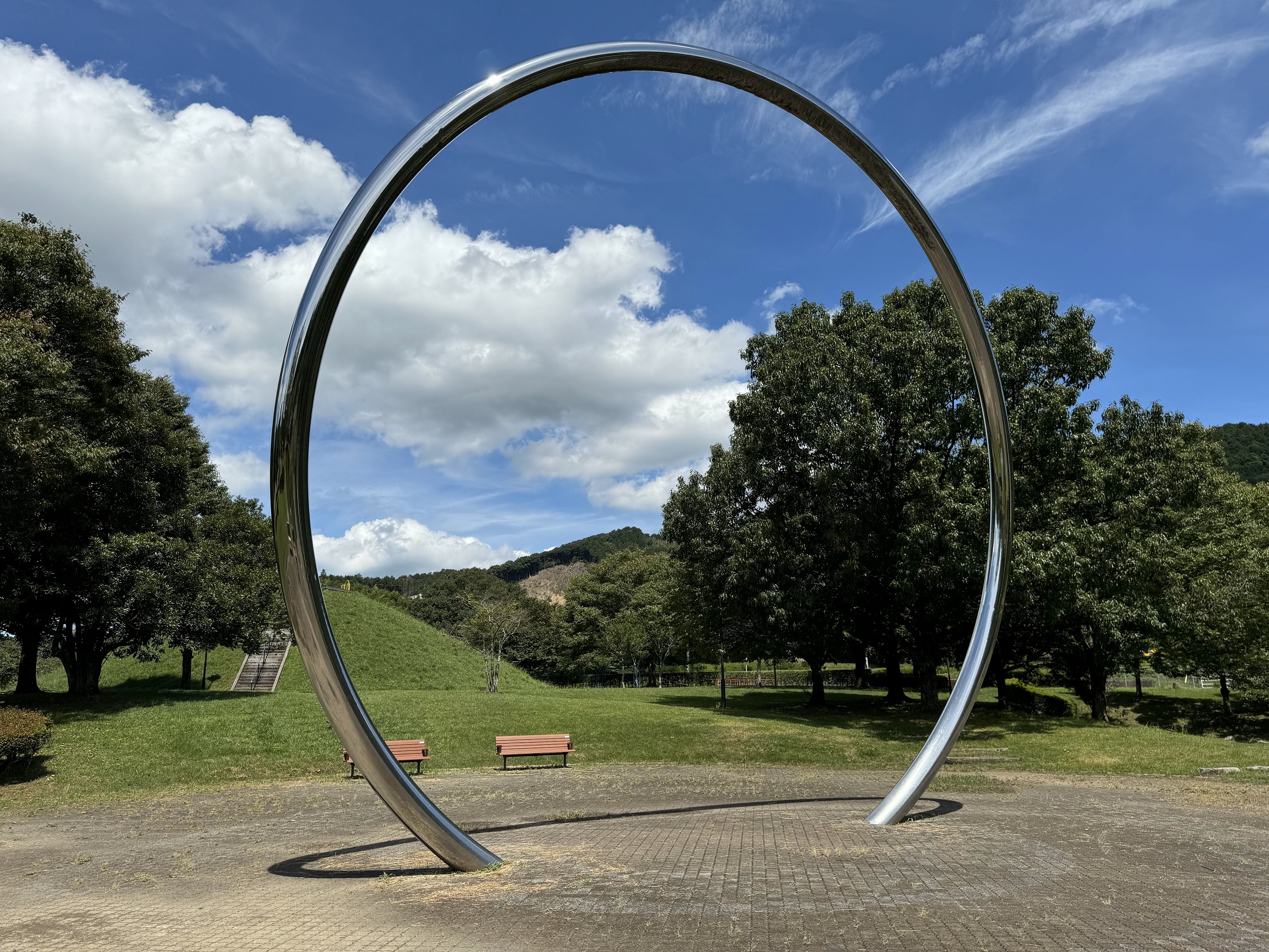 モニュメントテーマ「水の旅立ち」の画像