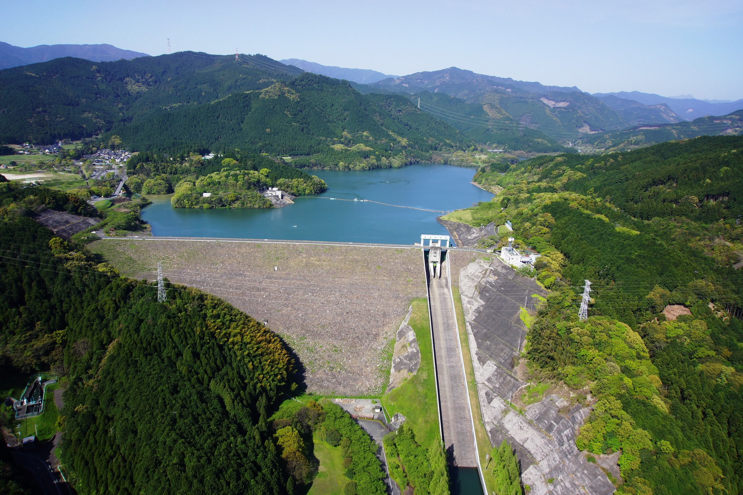 寺内ダム堤体・ダム湖「美奈宜(みなぎ)湖」の画像