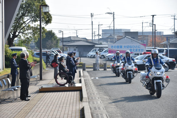 令和6年12月3日【年末年始特別警戒活動出動式】の画像2