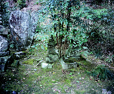 石造宝篋印塔の画像