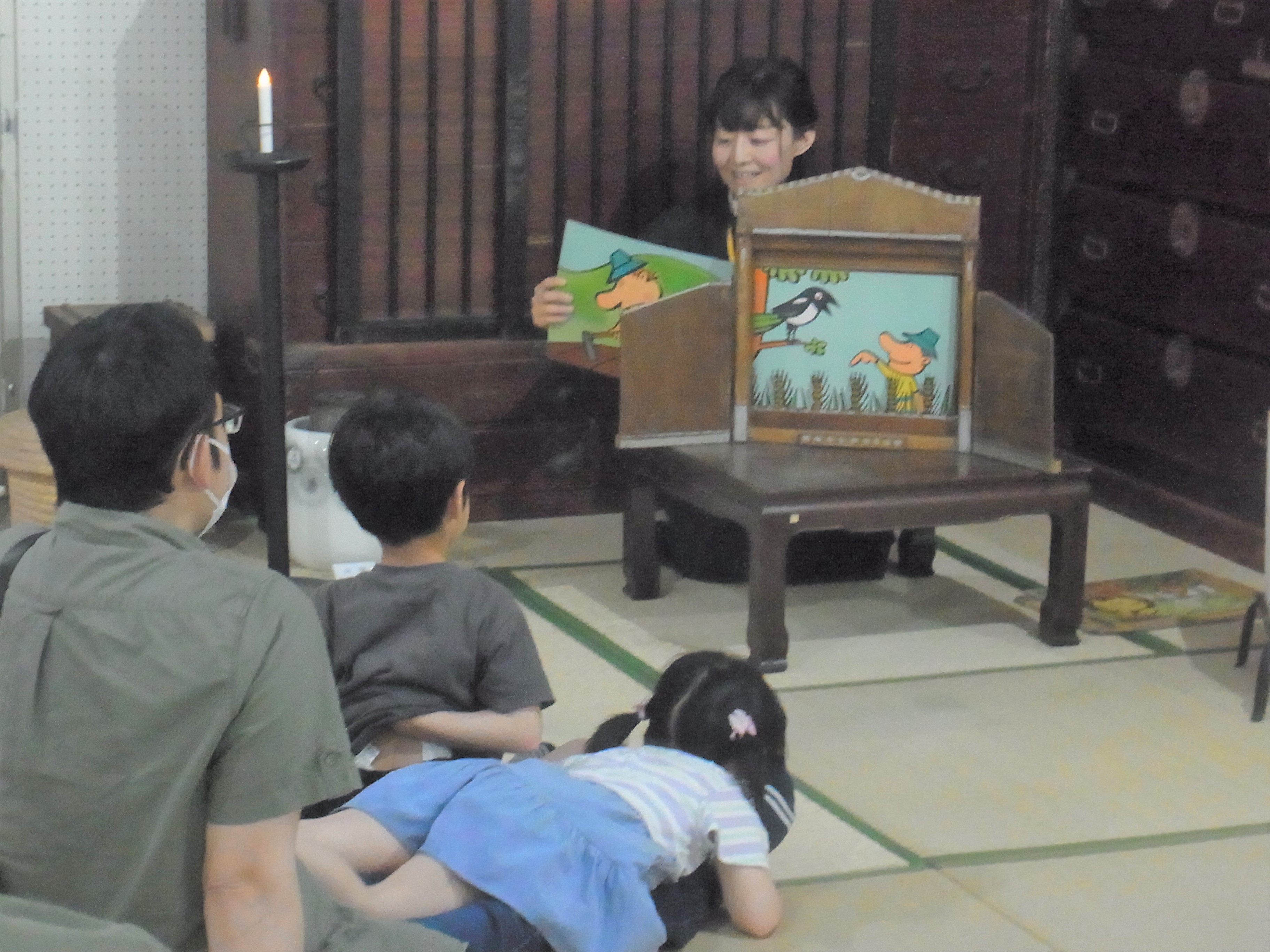 昔の紙芝居よみきかせの画像