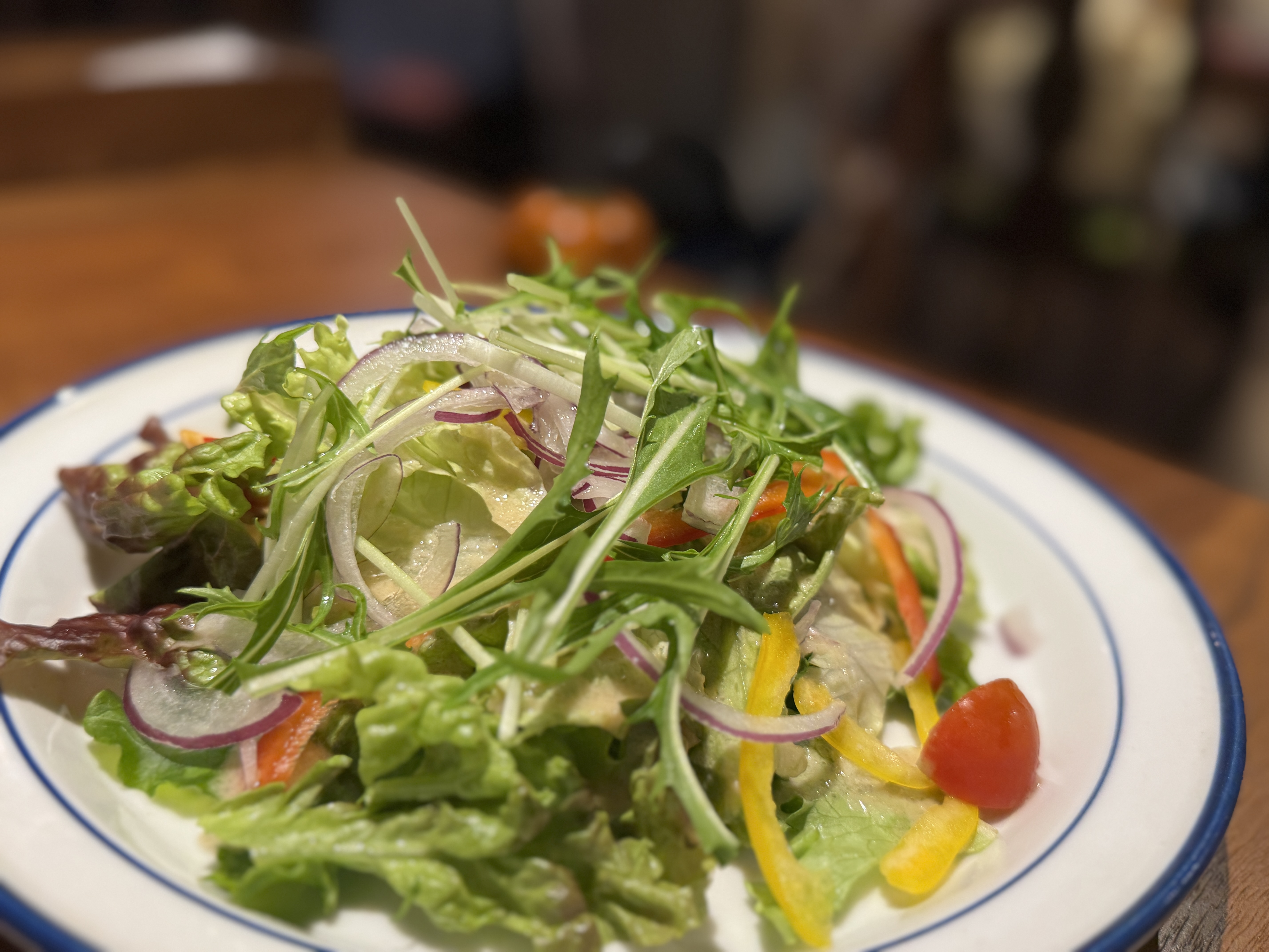 朝倉産の野菜を使ったグリーンサラダ