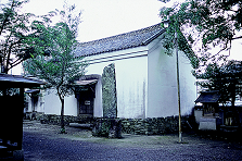 須賀神社の社倉　附　由緒碑