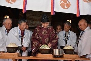 3月初卯の日　粥験（だめ）し祭